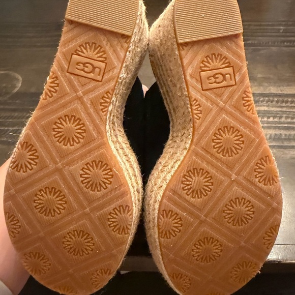 Chic Black Wedge Sandals with Rope Platform - Picture 5 of 6